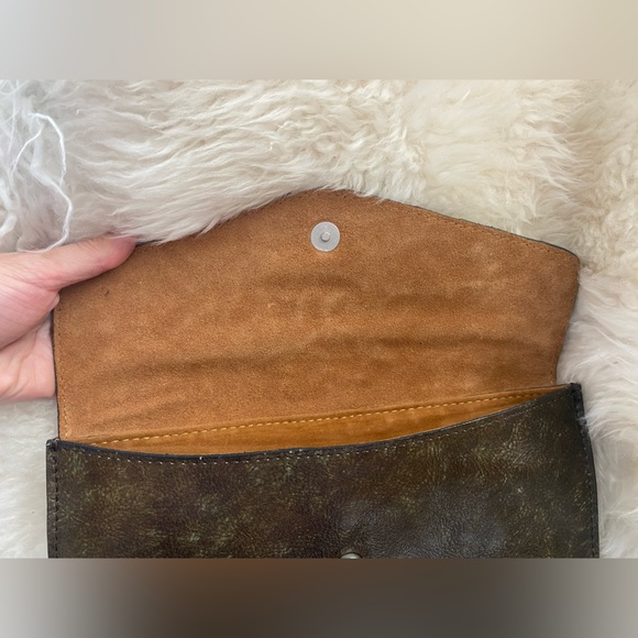 Patricia Nash Tooled Turquoise Genuine Leather Envelope Clutch & Wristlet NEW - Picture 8 of 10